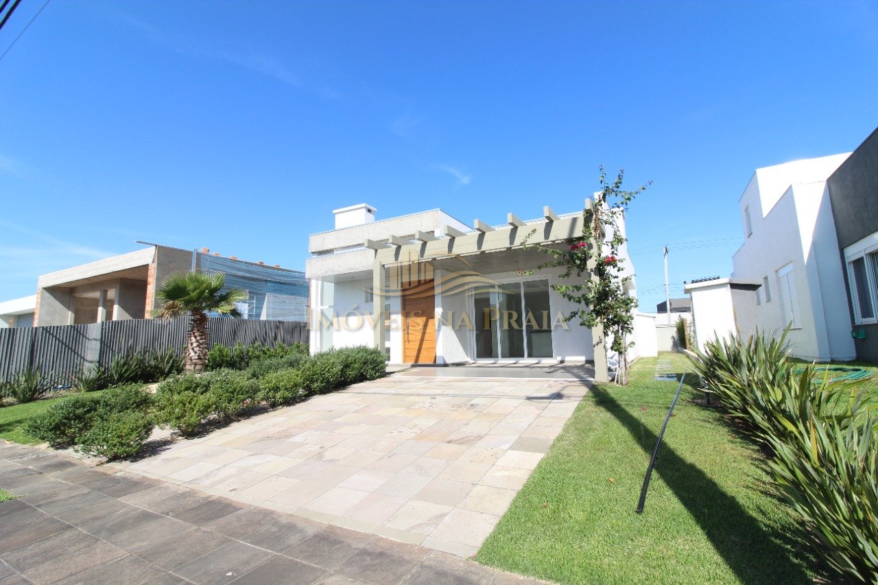 Foto 2 — Casa em Condomínio no Quintas do Lago.