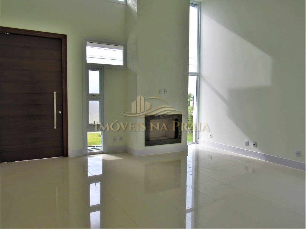 Foto 4 — Casa em Condomínio no Quintas do Lago.