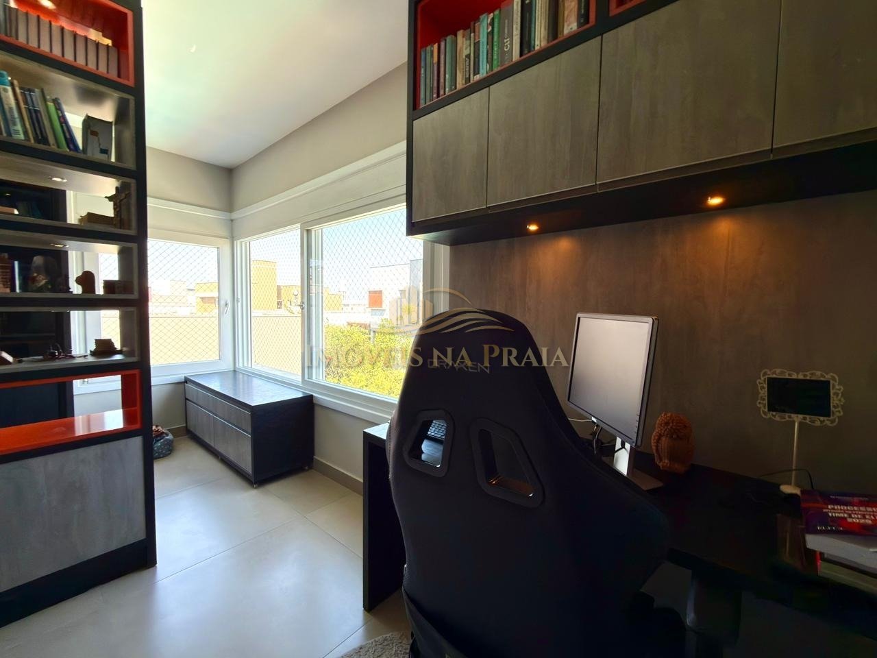 Foto 18 — Sobrado 3 suítes, frente Norte, perto clube.