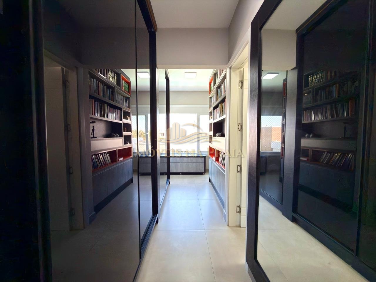 Foto 16 — Sobrado 3 suítes, frente Norte, perto clube.