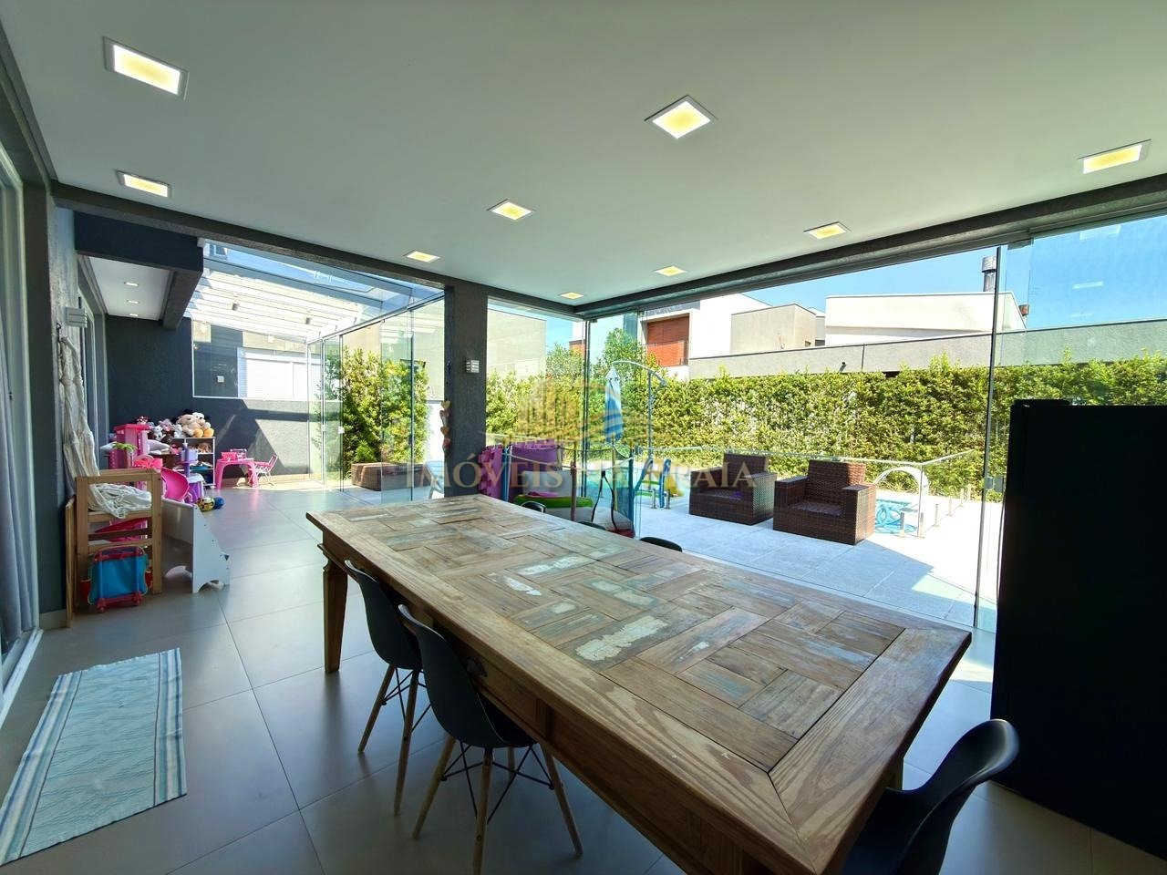 Foto 10 — Sobrado 3 suítes, frente Norte, perto clube.