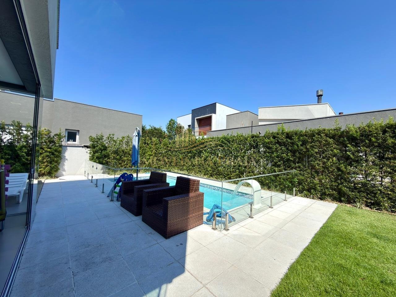 Foto 13 — Sobrado 3 suítes, frente Norte, perto clube.