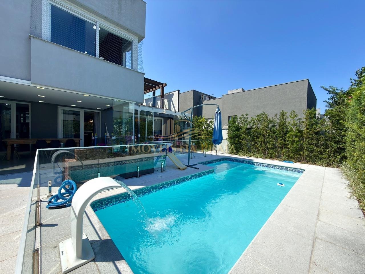 Foto 15 — Sobrado 3 suítes, frente Norte, perto clube.