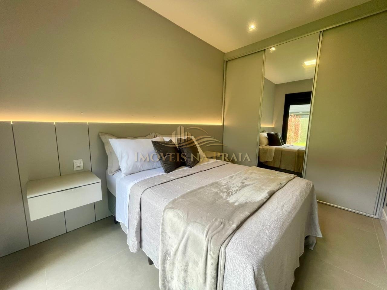 Foto 15 — Casa em Condomínio 4 Dormitório(s) Bairro Sunset