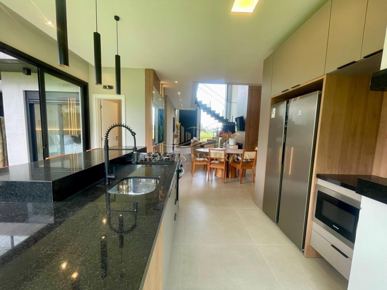 Foto 11 — Casa em Condomínio 4 Dormitório(s) Bairro Sunset