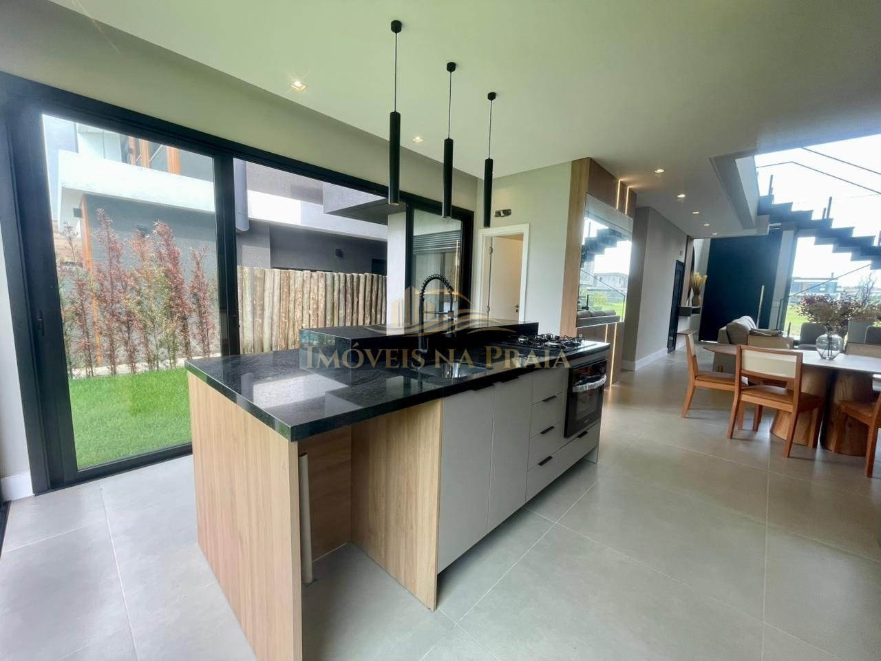 Foto 10 — Casa em Condomínio 4 Dormitório(s) Bairro Sunset