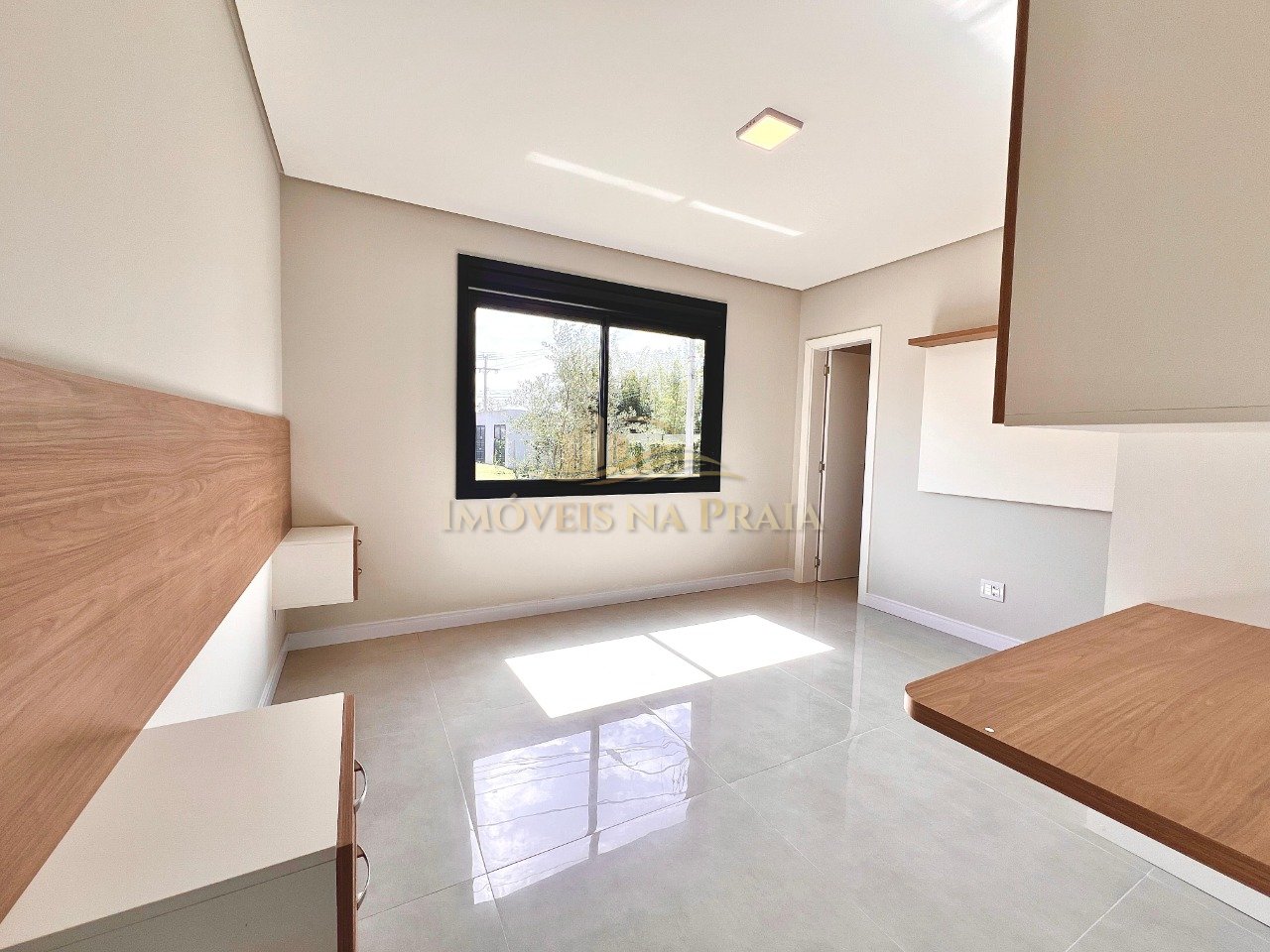 Foto 17 — Casa em Condomínio 4 Dormitório(s) Bairro Sunset