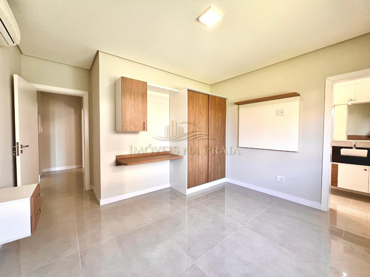 Foto 8 — Casa em Condomínio 4 Dormitório(s) Bairro Sunset