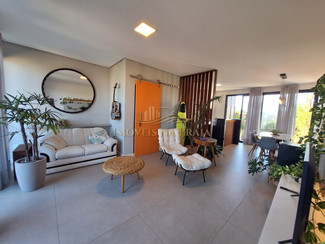 Foto 4 — Duplex no bairro planejado Santorini.