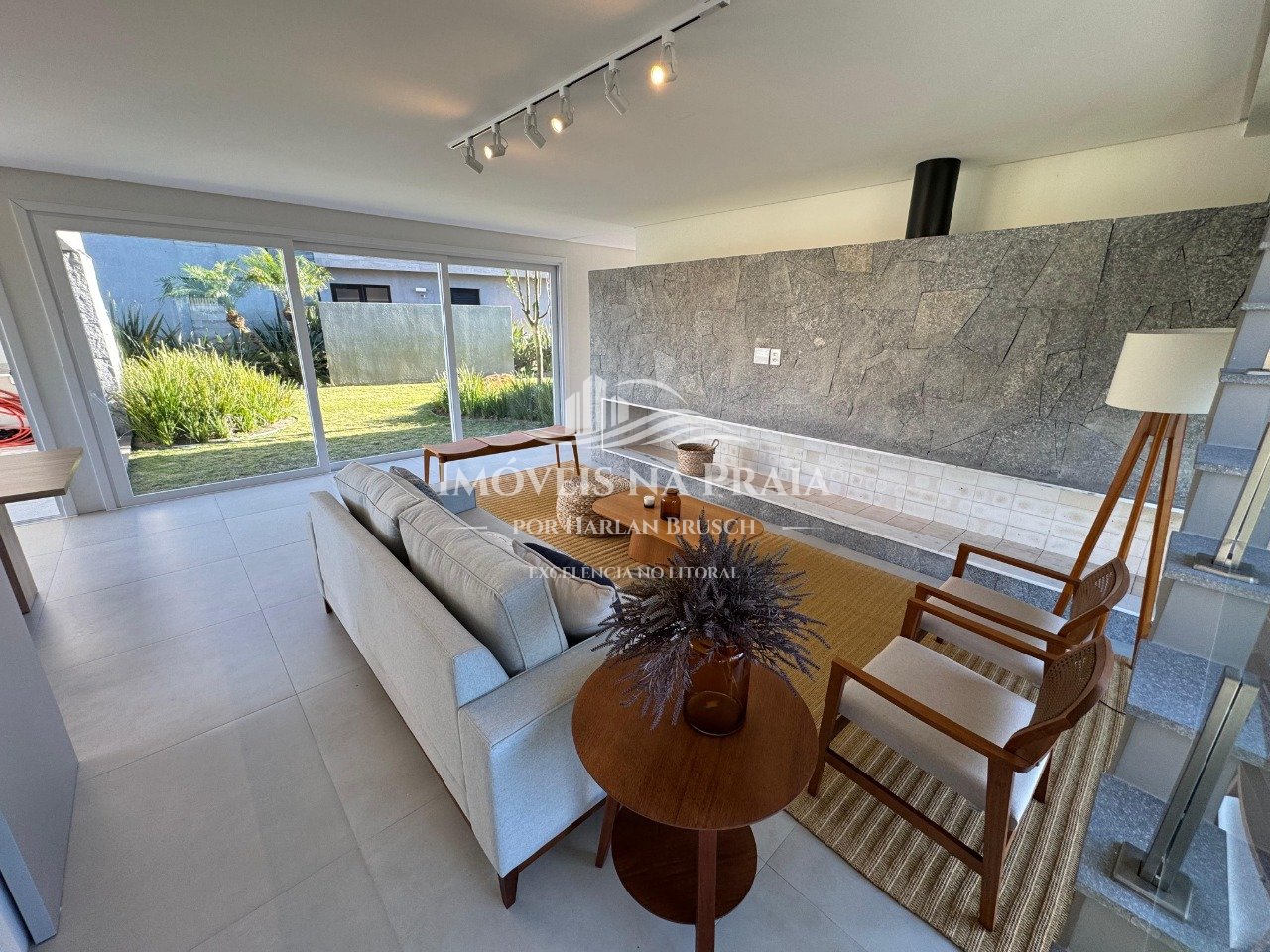 Foto 32 — Casa em Condomínio 4 Dormitório(s) Bairro Celebrat