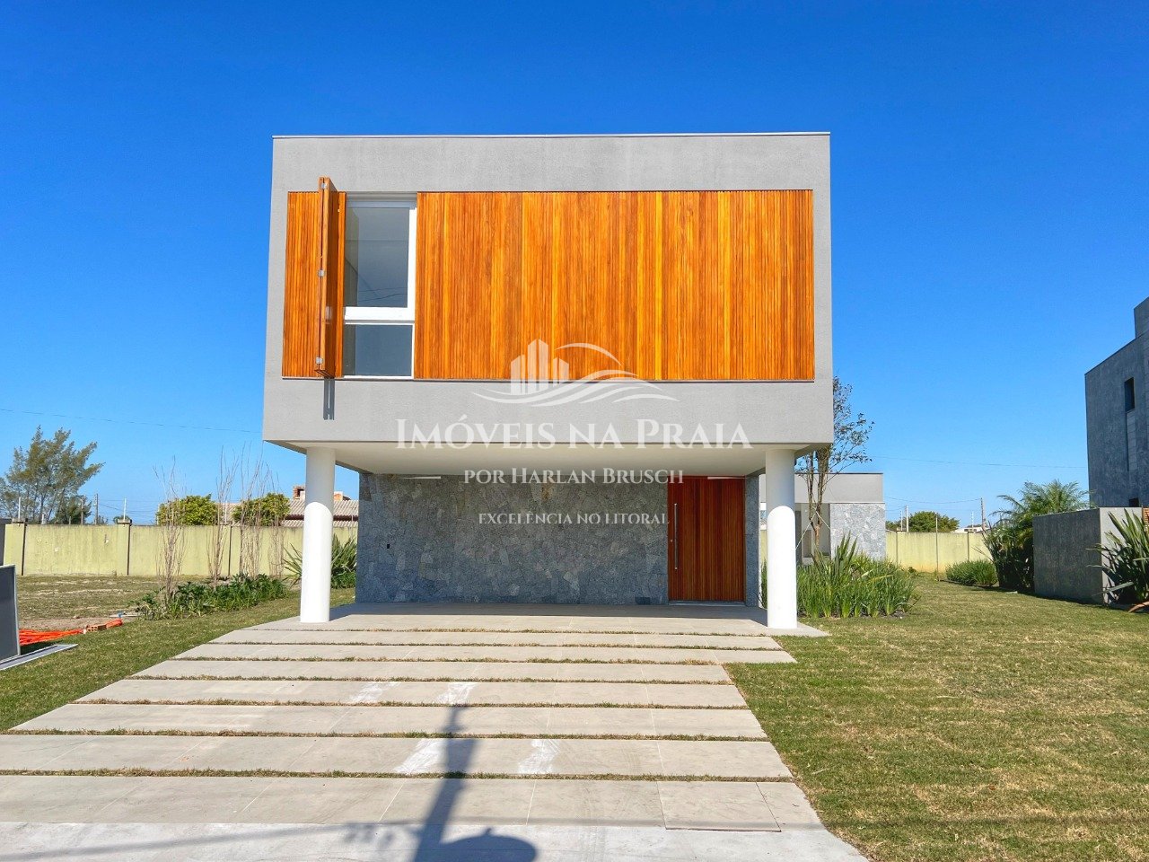 Foto 2 — Casa em Condomínio 4 Dormitório(s) Bairro Celebrat