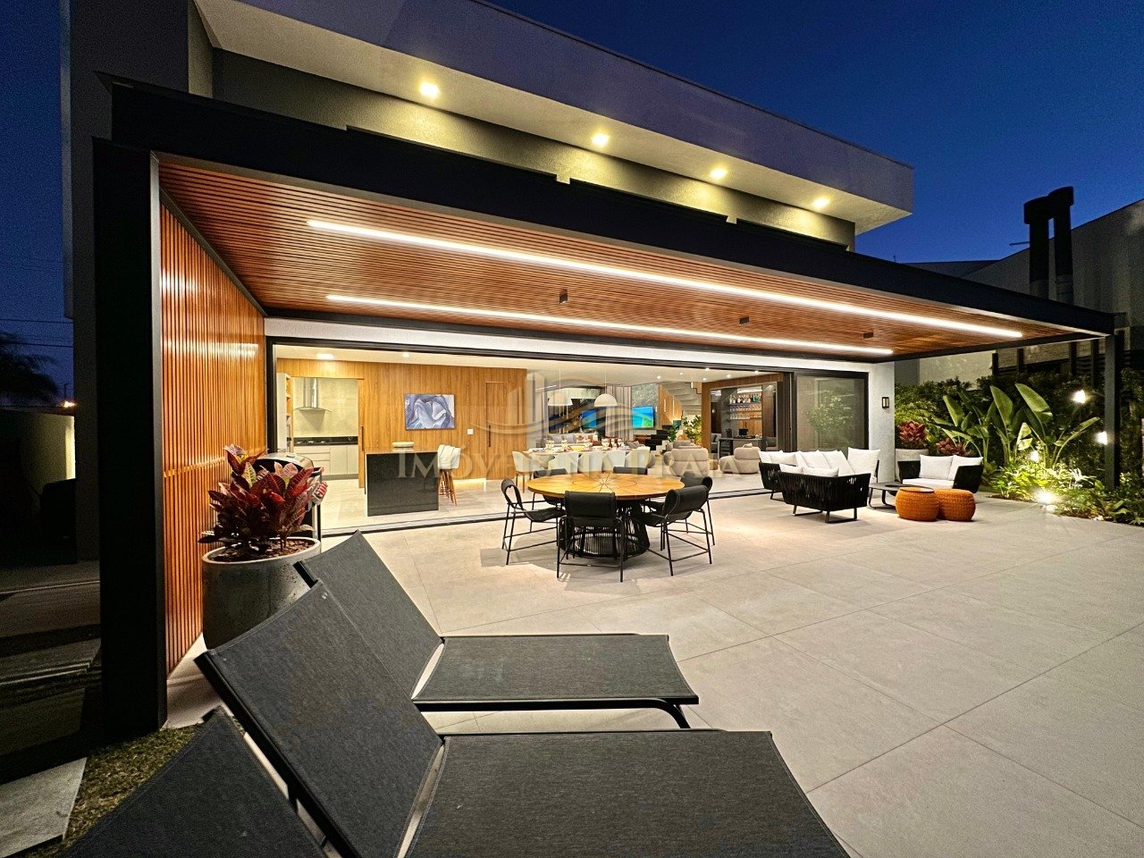 Foto 34 — Casa em Condomínio 6 Dormitório(s) Bairro Enseada