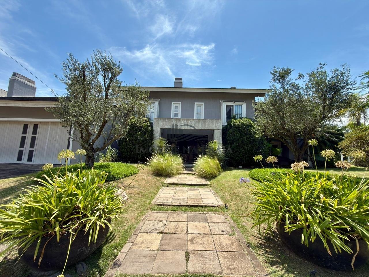 Casa em Condomínio 5 Dormitório(s) Bairro Atlântid