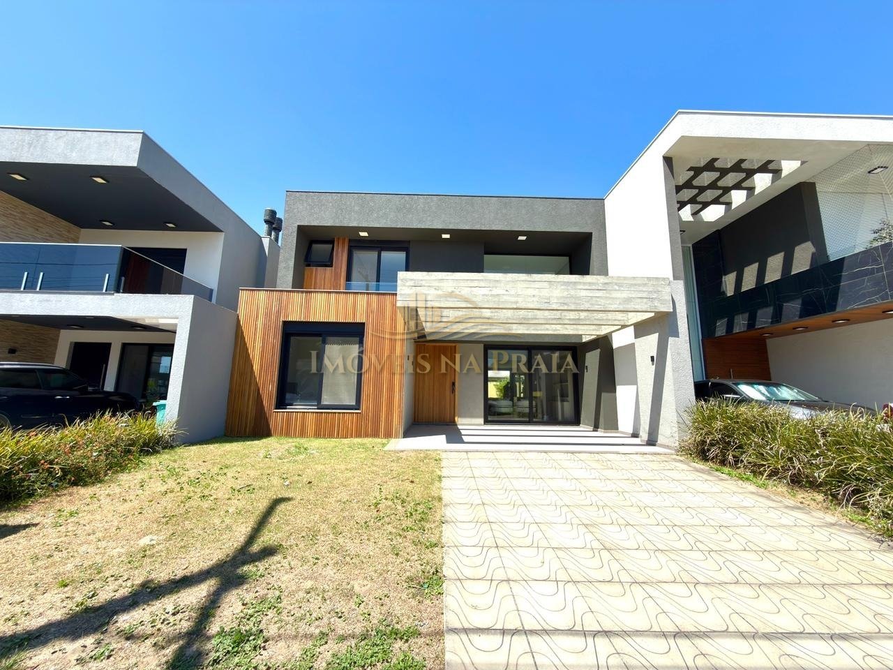 Casa em Condomínio 4 Dormitório(s)