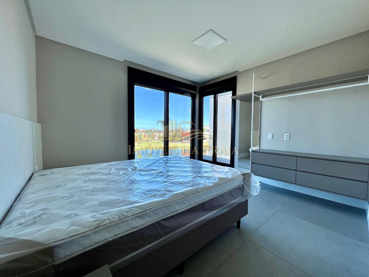 Foto 16 — Casa em Condomínio 4 Dormitório(s) Bairro Riviera