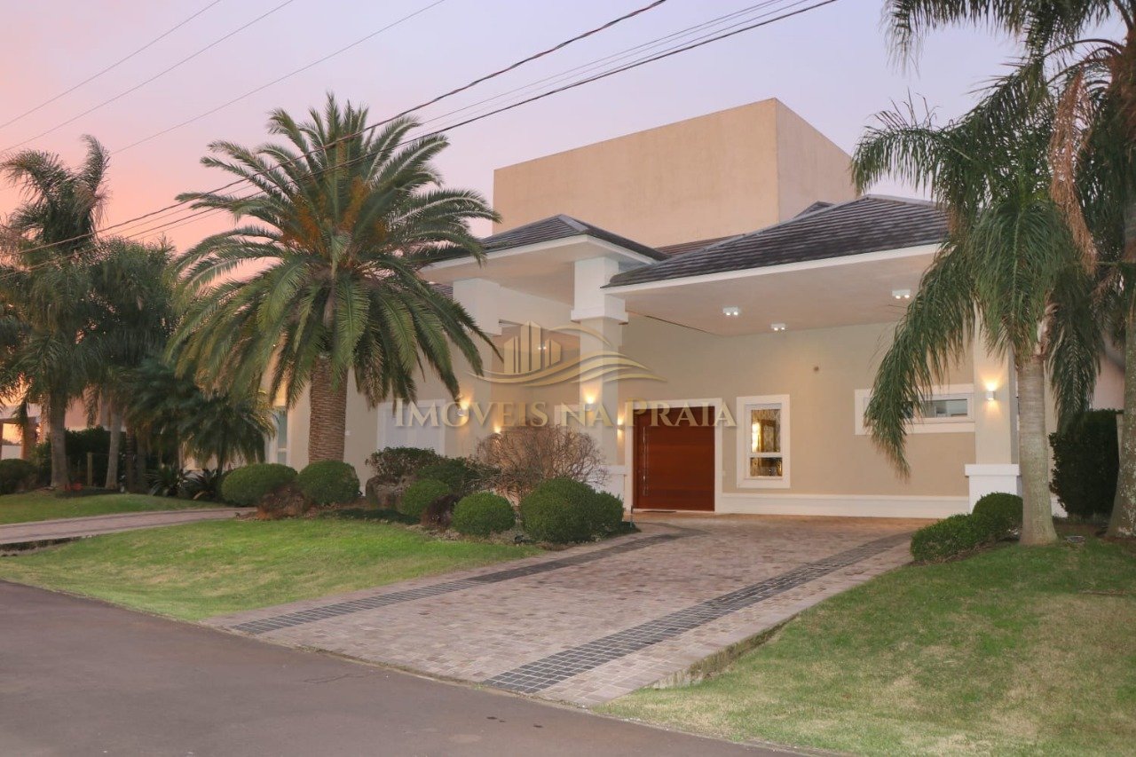 Casa em Condomínio 6 Dormitório(s) Bairro Enseada