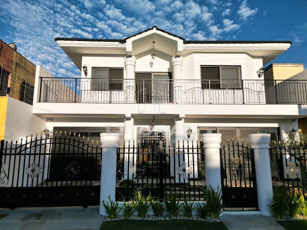 Casa 5 Dormitório(s) Bairro Atlântida