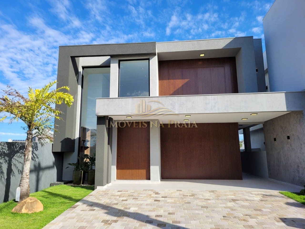 Casa em Condomínio 4 Dormitório(s) Bairro Sunset