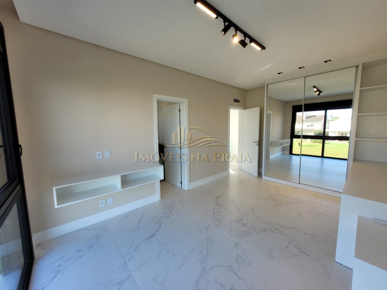 Foto 42 — Casa em Condomínio 4 Dormitório(s) Bairro Sunset