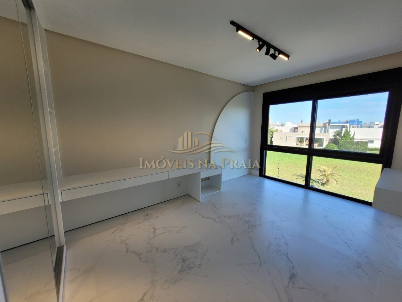 Foto 38 — Casa em Condomínio 4 Dormitório(s) Bairro Sunset