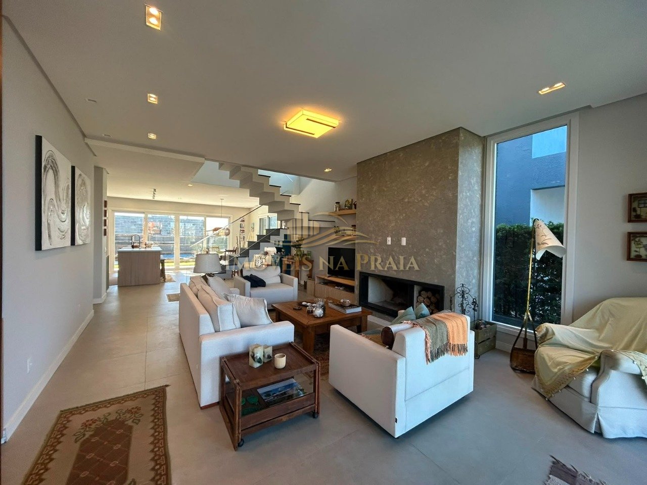 Casa em Condomínio no Acqualina Beach Village.
