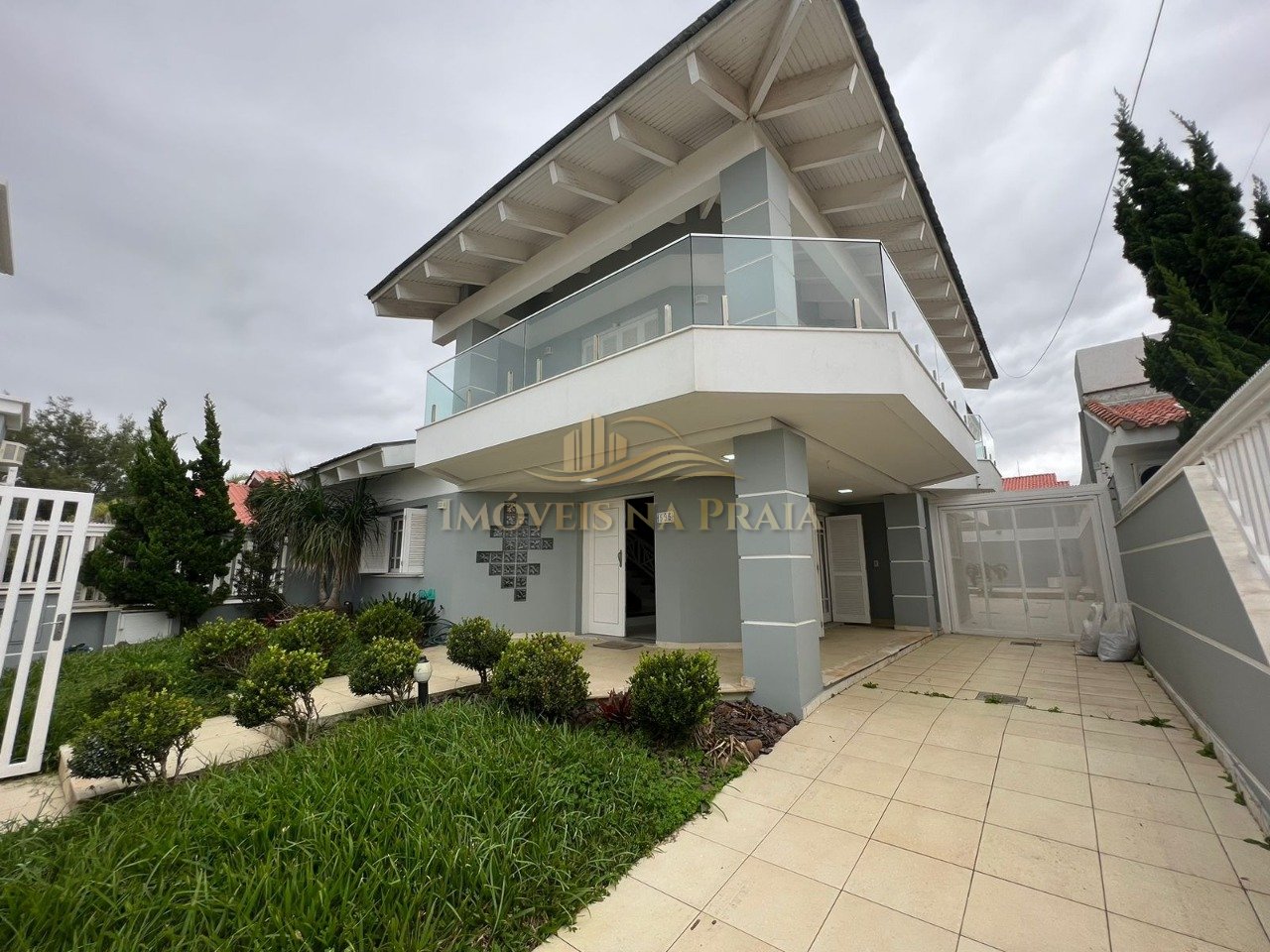 Casa 4 Dormitório(s) Bairro Rainha do Mar