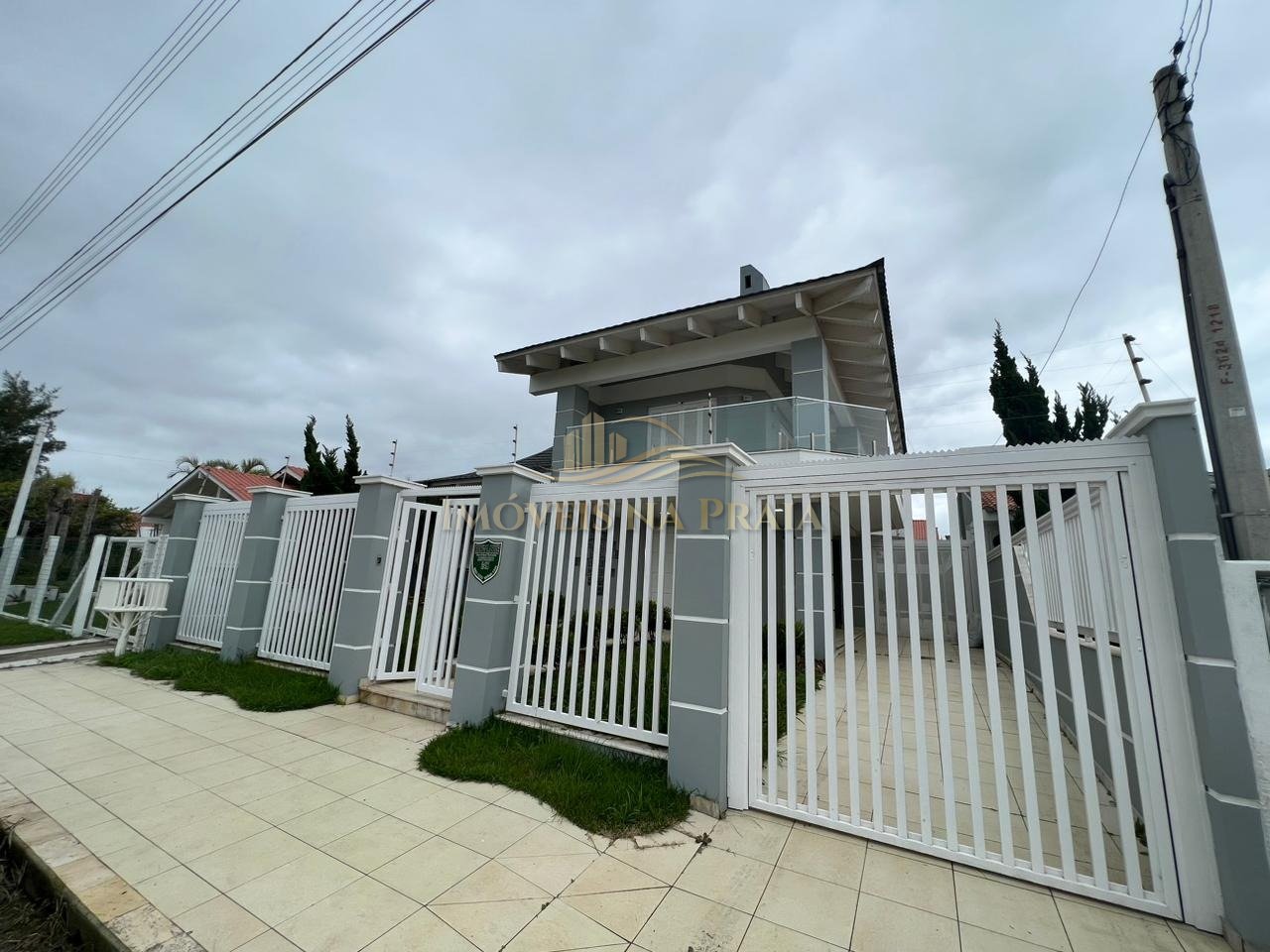 Foto 2 — Casa 4 Dormitório(s) Bairro Rainha do Mar