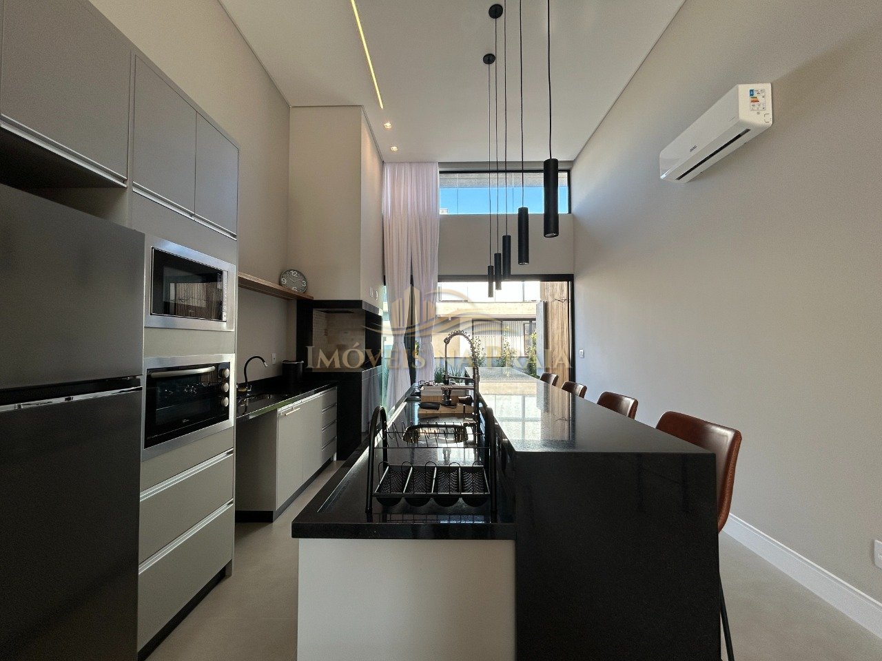 Foto 9 — Casa em Condomínio 4 Dormitório(s) Bairro Sunset