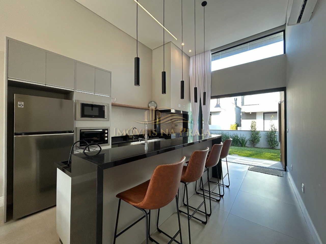 Foto 8 — Casa em Condomínio 4 Dormitório(s) Bairro Sunset