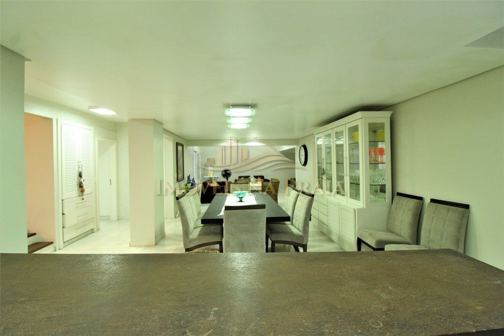 Foto 33 — Casa com 6 dormitórios em Atlântida.