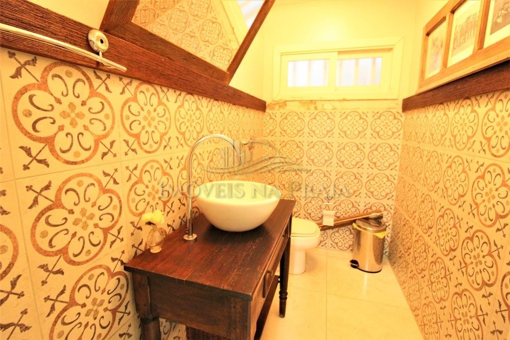 Foto 10 — Casa com 6 dormitórios em Atlântida.