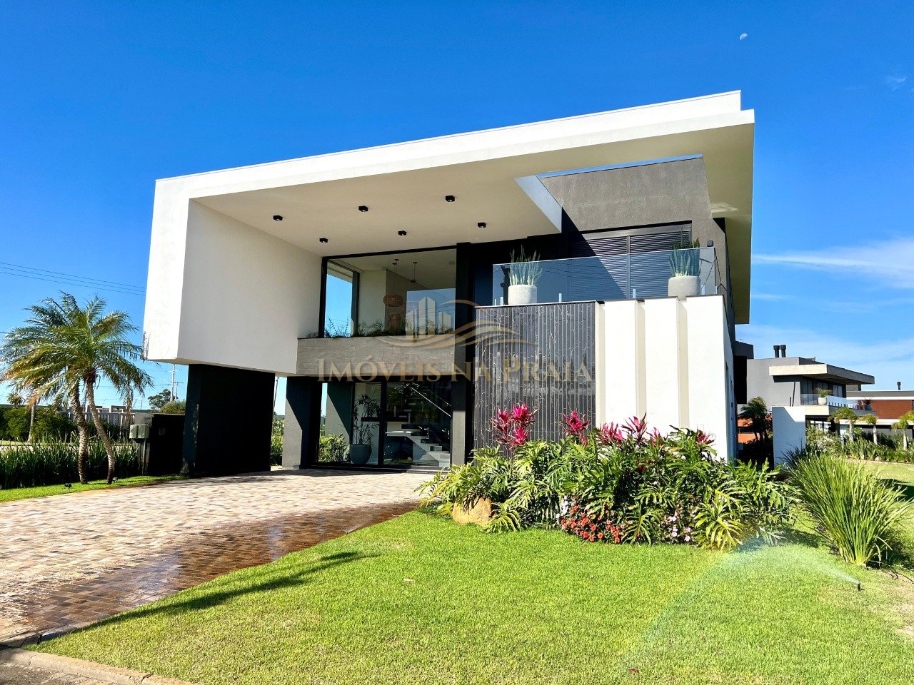 Casa em Condomínio 5 Dormitório(s) Bairro Sense Xa