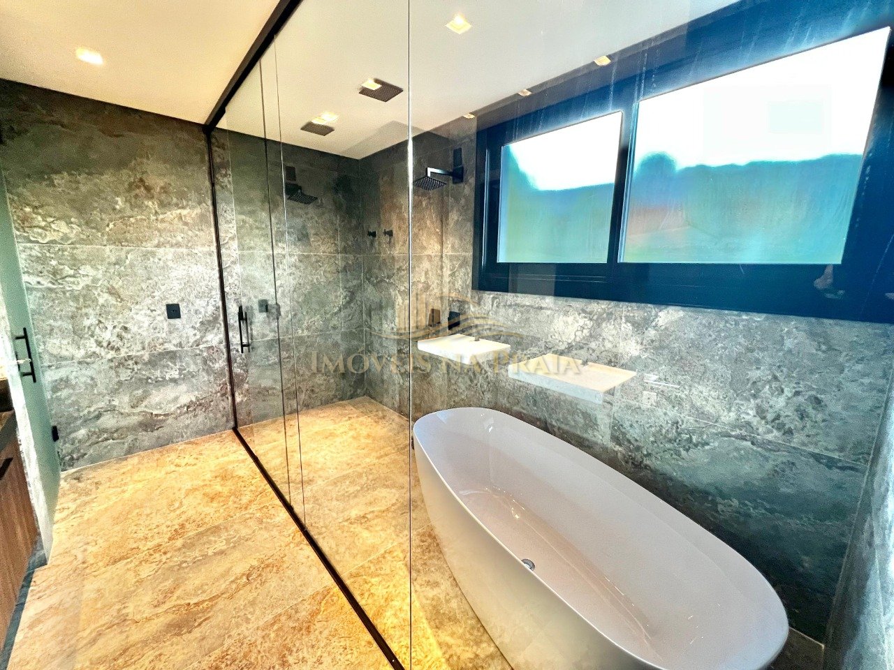 Foto 22 — Casa em Condomínio 6 Dormitório(s) Bairro Enseada