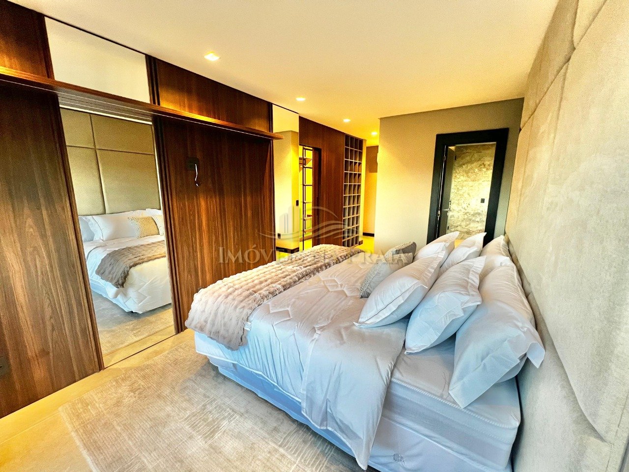 Foto 26 — Casa em Condomínio 6 Dormitório(s) Bairro Enseada