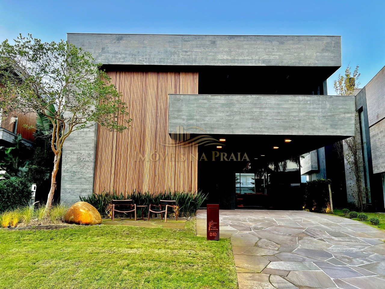 Casa em Condomínio 6 Dormitório(s) Bairro Enseada