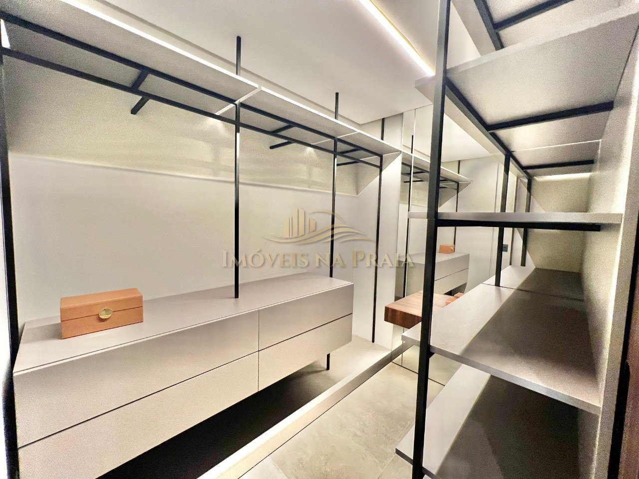 Foto 20 — Casa em Condomínio 6 Dormitório(s) Bairro Enseada