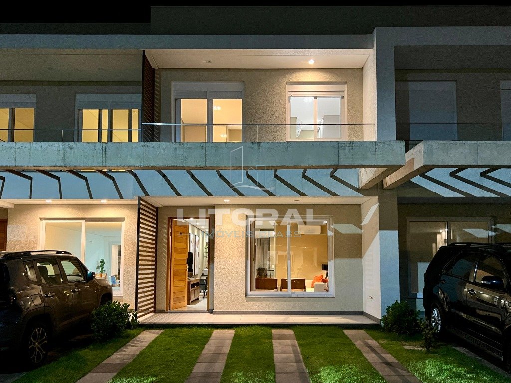 Casa em Condomínio 4 Dormitório(s) Bairro Murano