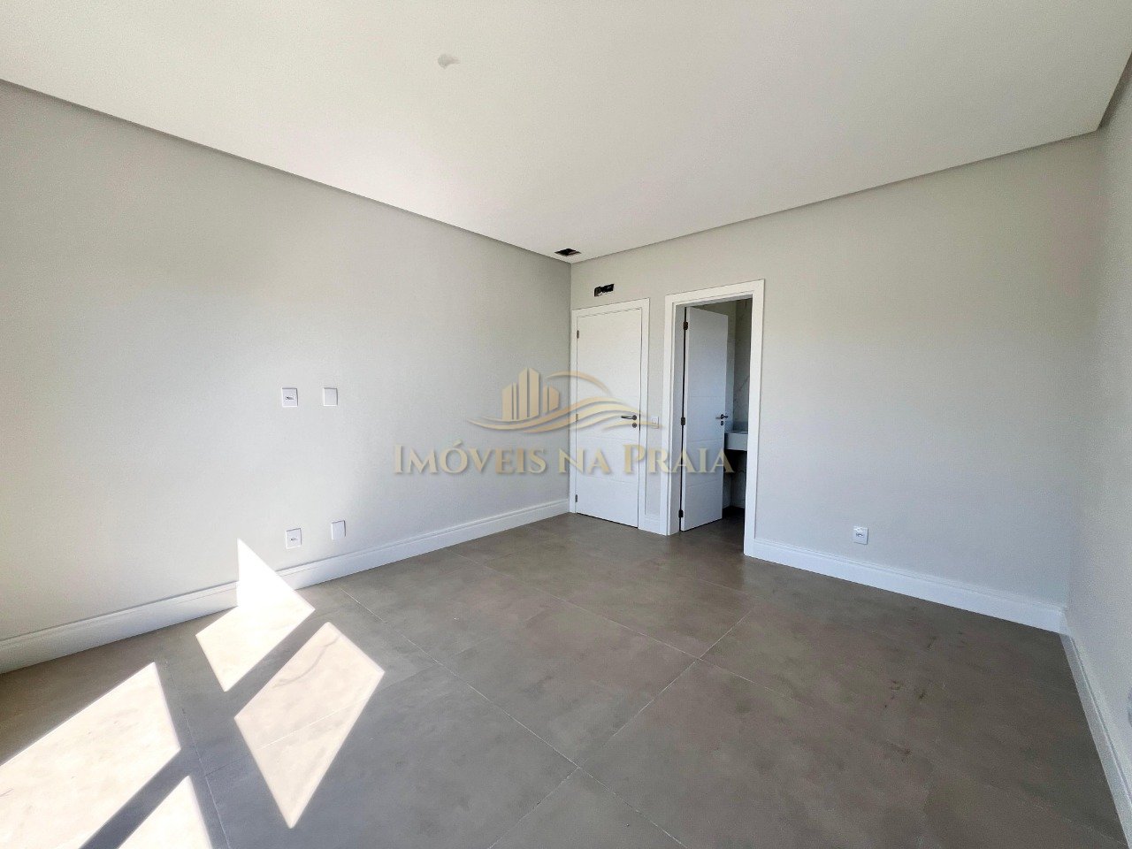 Foto 13 — Casa em Condomínio 4 Dormitório(s) Bairro Sunset