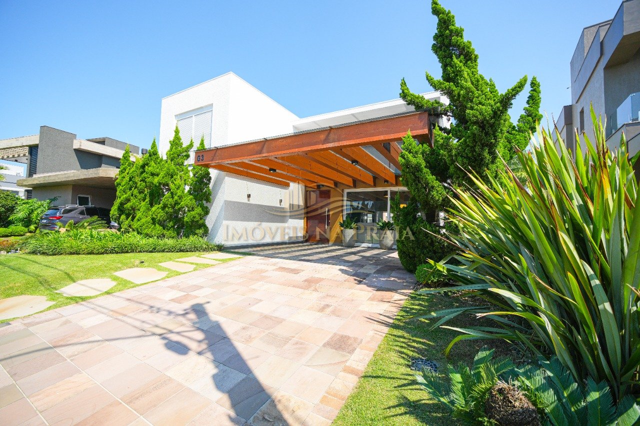 Casa em Condomínio 4 Dormitório(s) Bairro Malibu B