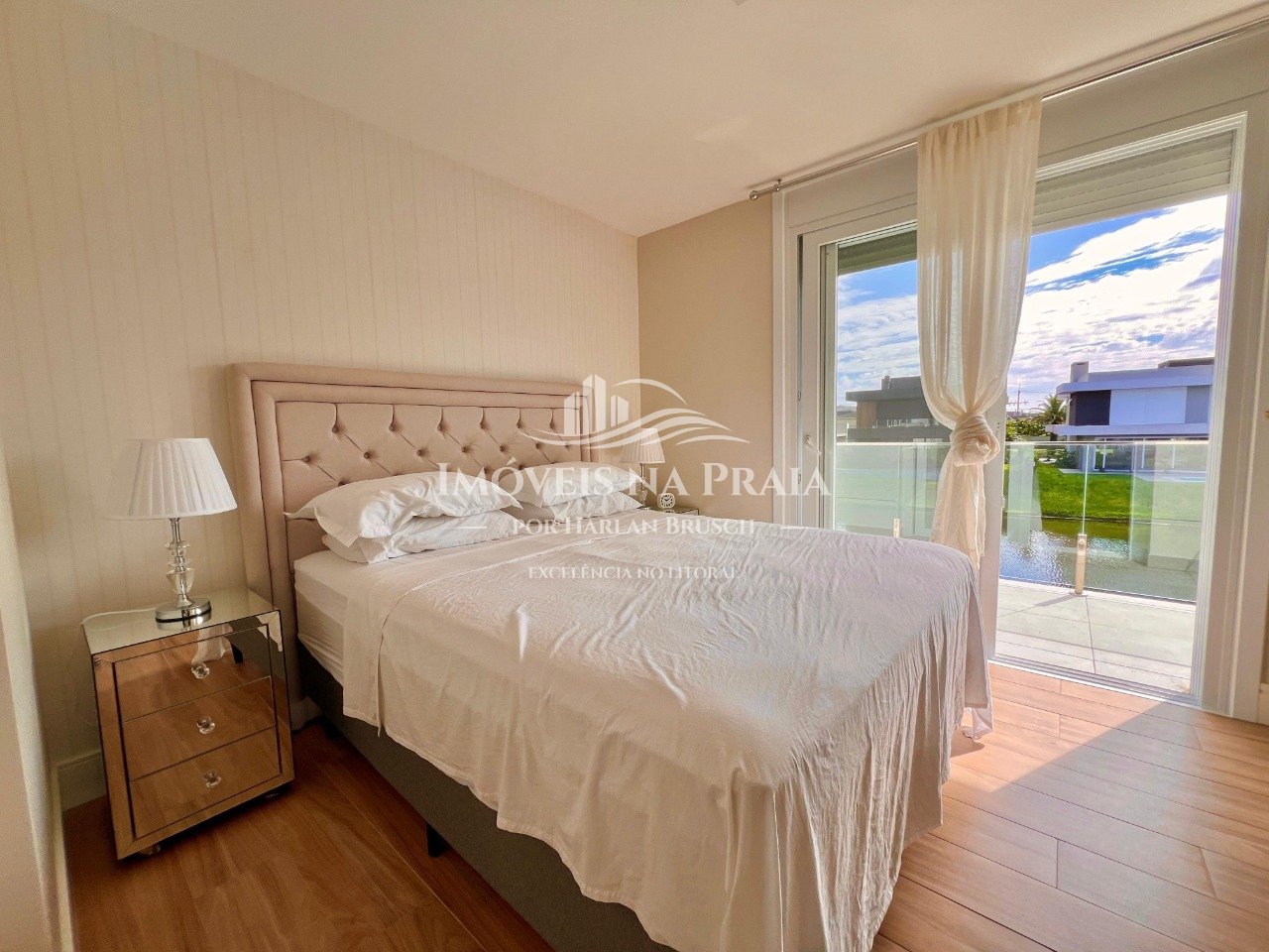 Foto 12 — Casa em Condomínio 4 Dormitório(s) Bairro Celebrat