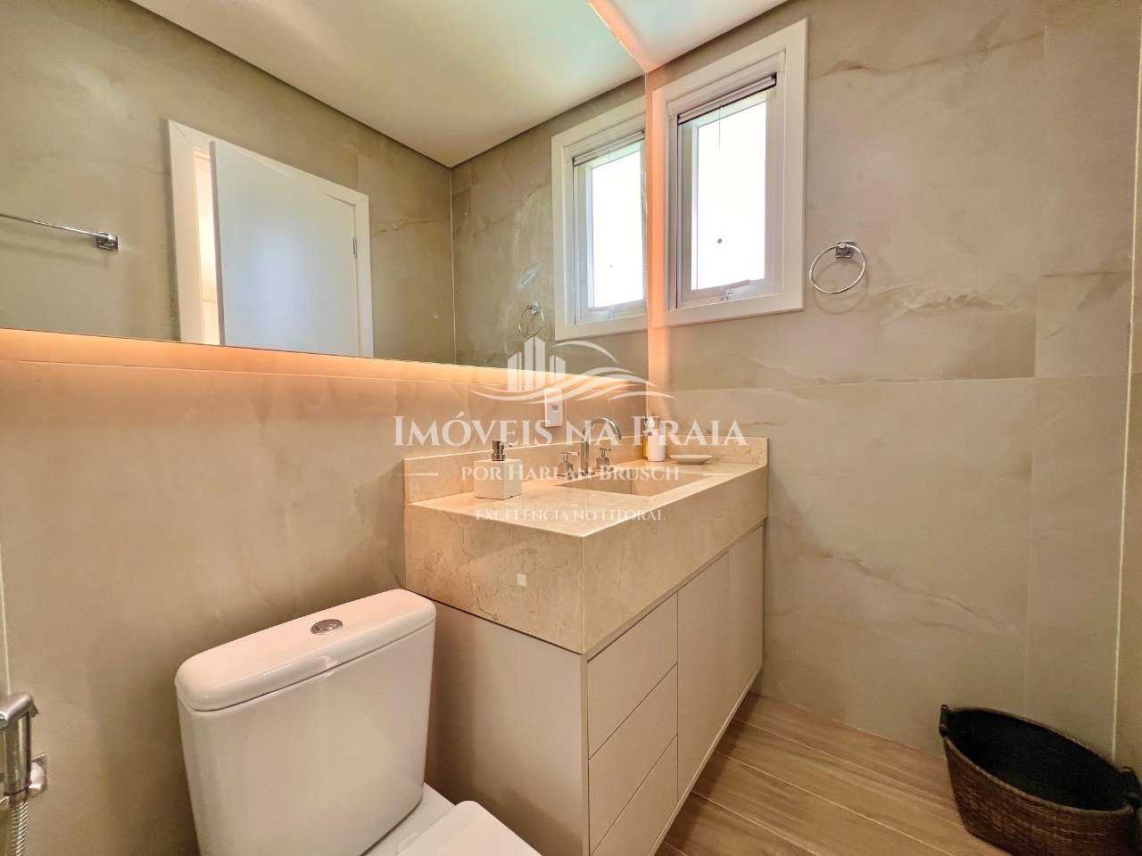 Foto 19 — Casa em Condomínio 4 Dormitório(s) Bairro Celebrat