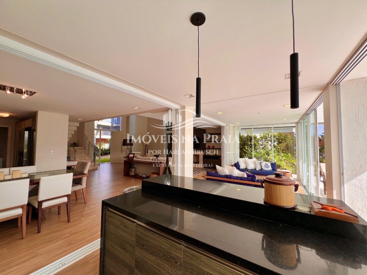 Foto 13 — Casa em Condomínio 4 Dormitório(s) Bairro Celebrat