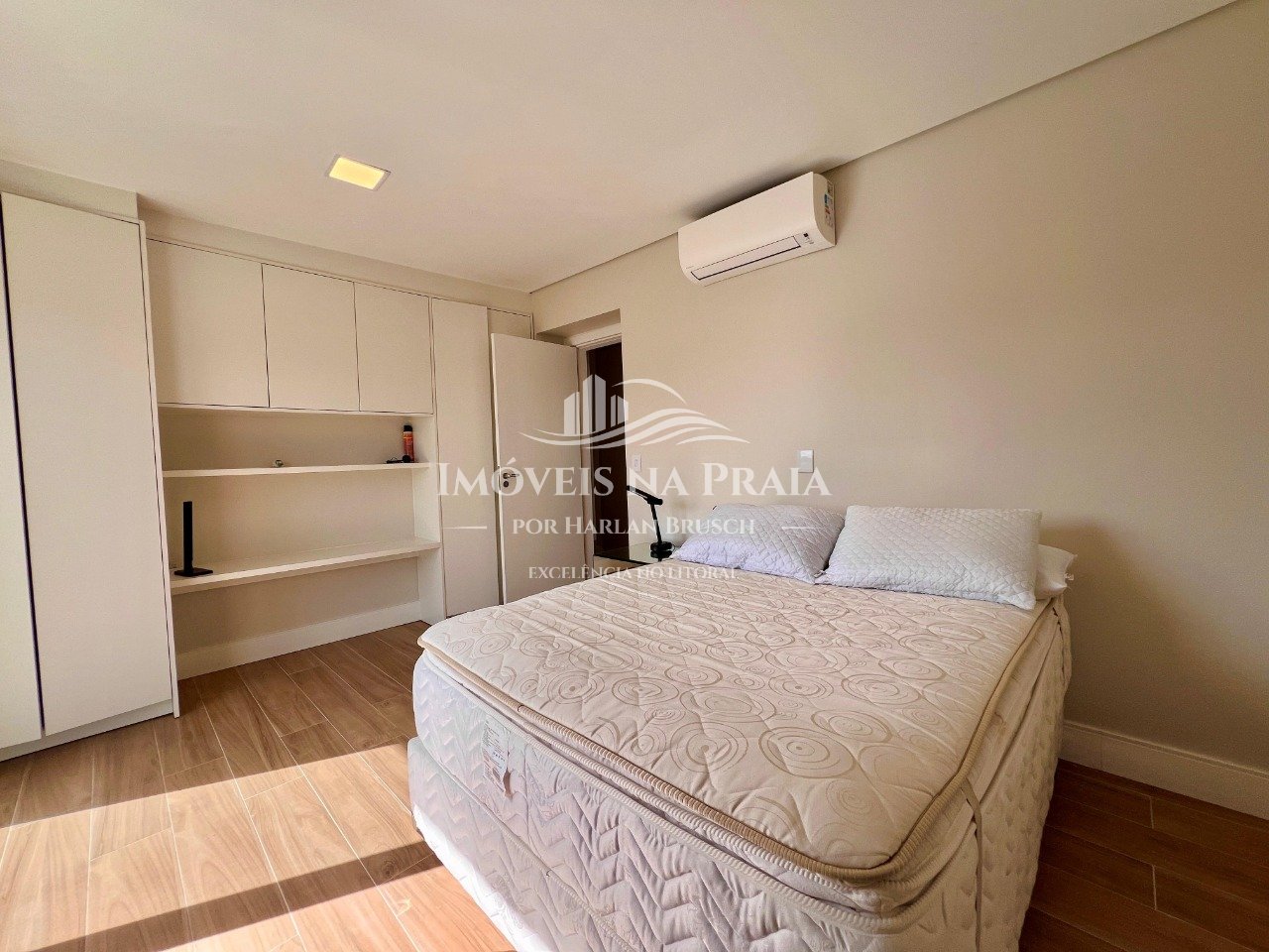 Foto 17 — Casa em Condomínio 4 Dormitório(s) Bairro Celebrat