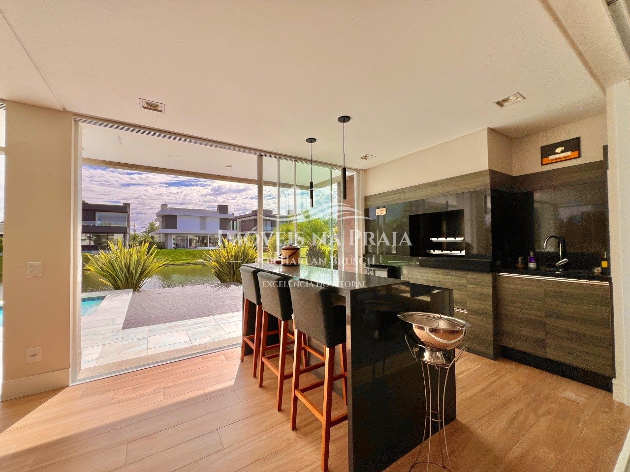 Foto 20 — Casa em Condomínio 4 Dormitório(s) Bairro Celebrat