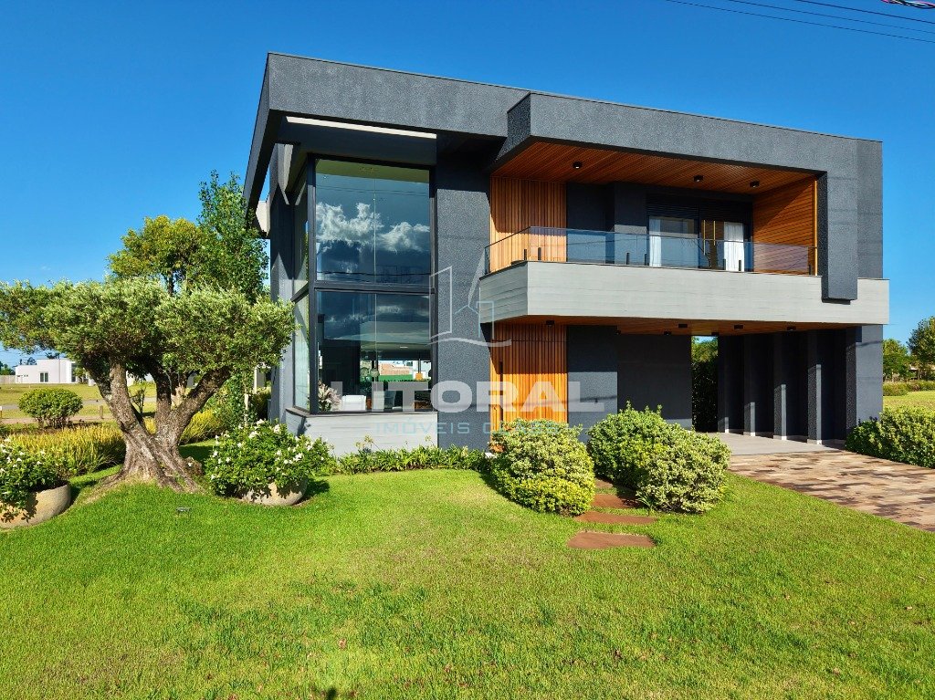 Casa em Condomínio 4 Dormitório(s) Bairro Terrassu