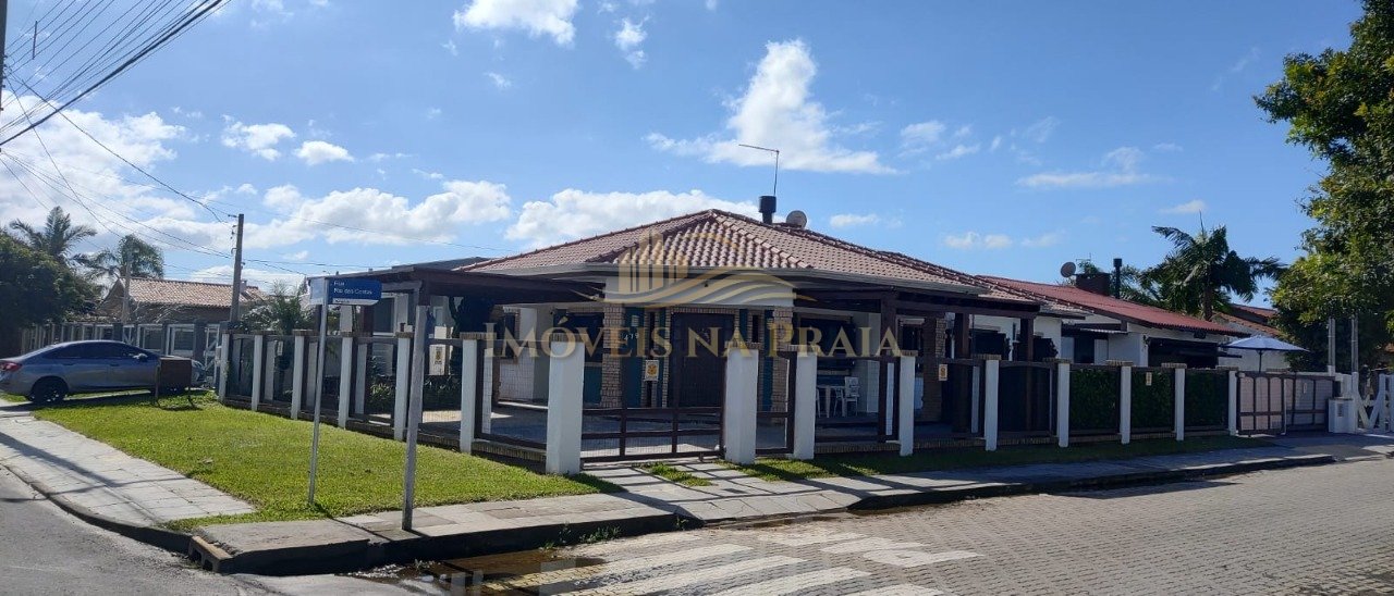 Casa 4 Dormitório(s) Bairro Centro