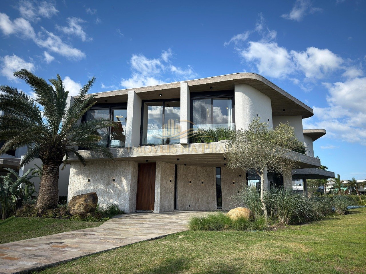 Casa em Condomínio 6 Dormitório(s) Bairro Enseada