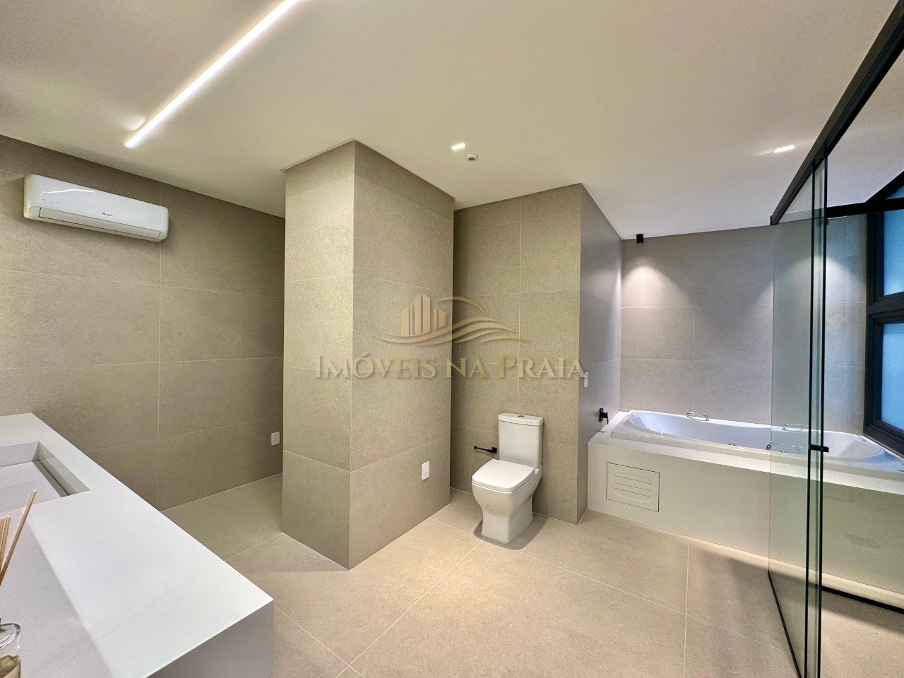 Foto 28 — Casa em Condomínio 6 Dormitório(s) Bairro Enseada