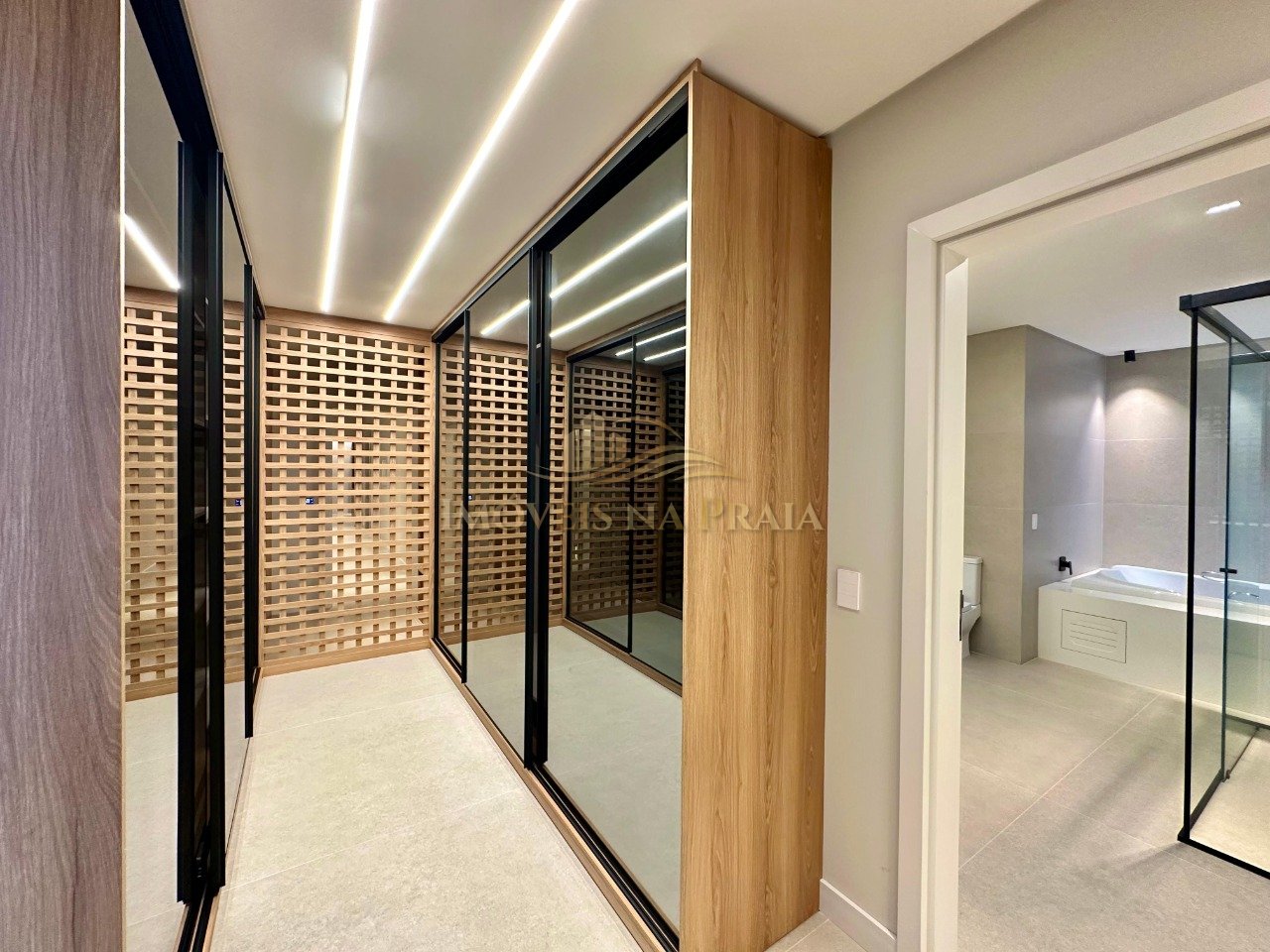 Foto 60 — Casa em Condomínio 6 Dormitório(s) Bairro Enseada