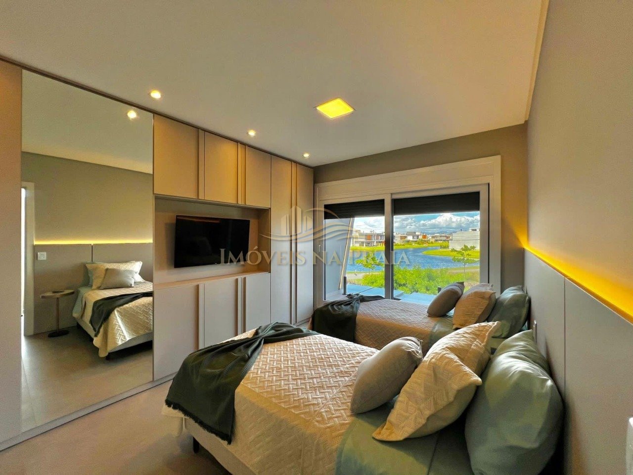 Foto 14 — Casa em Condomínio 5 Dormitório(s) Bairro Sunset